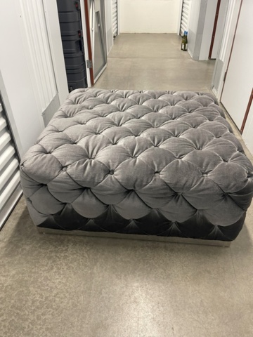 1297154-2 Grey velvet pouf