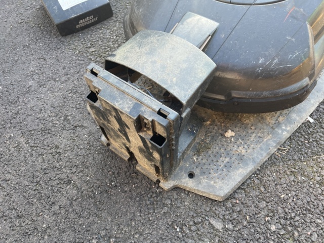 1325504-5 Robotic lawnmower 2pcs - Husqvarna Automower 230 ACX (Repair item)