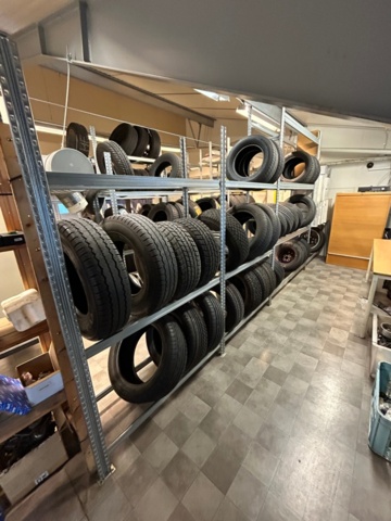 1289983-3 Tire racks and tires, see list