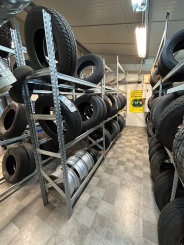 1289983-1 Tire racks and tires, see list