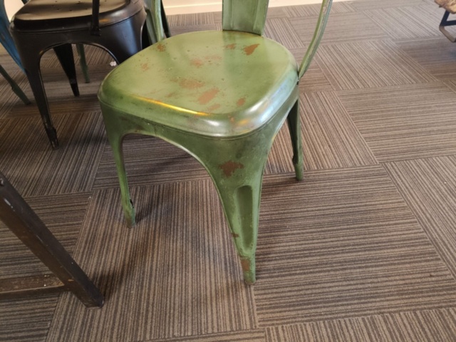 1289442-9 Rustic dining table and chairs