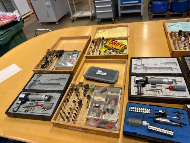 1329365-3 Collection of tools and grinding tools.