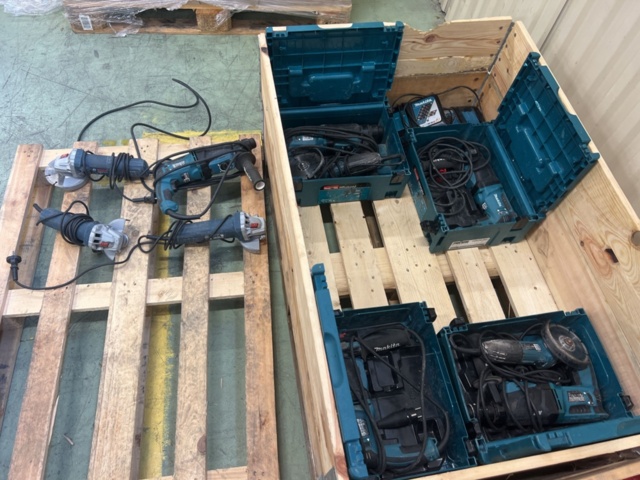 1243936-1 Tool kit - Makita/Bosch