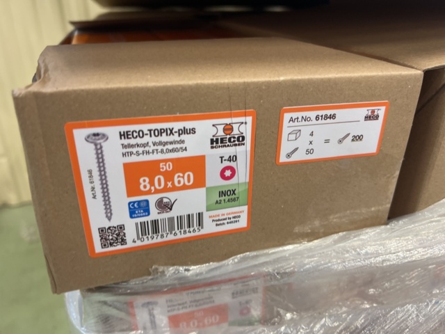 1243928-22 Lot with assembly material and fastening components