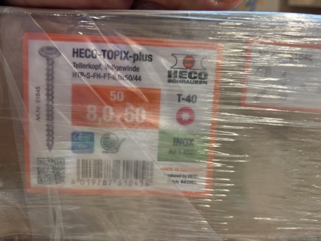 1243928-23 Lot with assembly material and fastening components