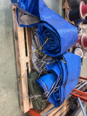 1243928-31 Lot with assembly material and fastening components