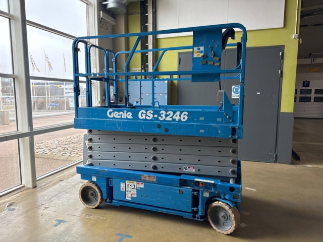 1329300-3 Saxlift Genie GS-3246