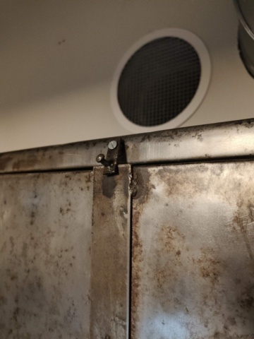 1289488-5 Sheet metal storage cabinet