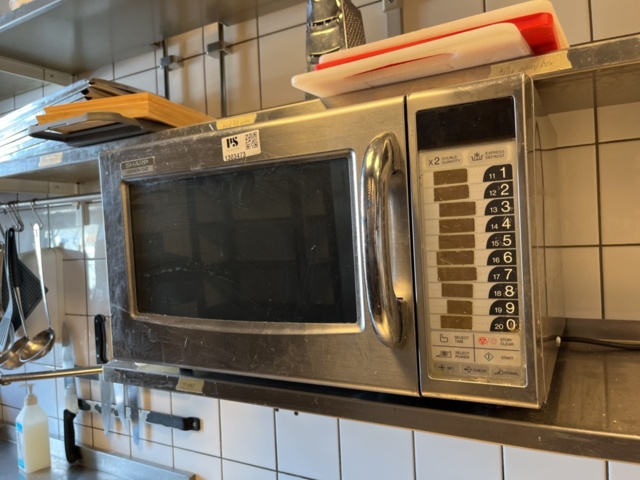 1303473-1 Restaurant micro, Sharp 1000W/R-15AT