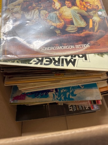 1316613-5 LP records 9 boxes