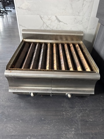 1329791-1 Gas grill with two zones - Visvardis