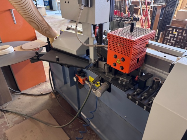 1303496-6 Kantlistmaskin Hebrock AKV 3003 DK F -2012