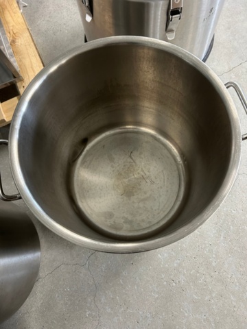 1335138-2 Stainless steel cisterns with tap, 4 pcs, 3 sizes