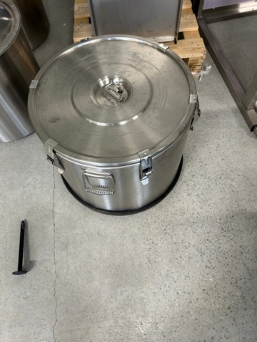 1335138-3 Stainless steel cisterns with tap, 4 pcs, 3 sizes