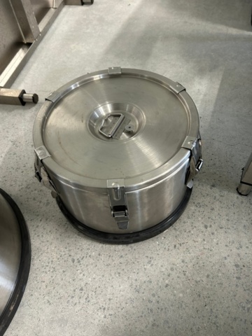 1335138-5 Stainless steel cisterns with tap, 4 pcs, 3 sizes