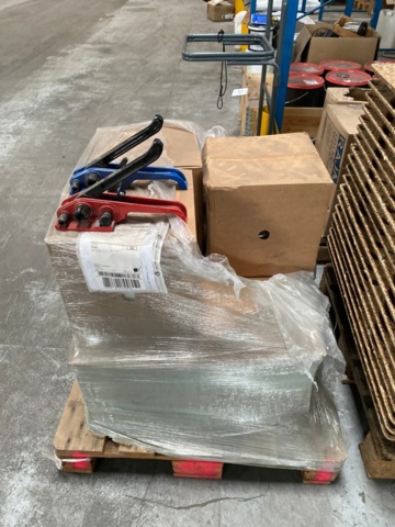 1329809-2 Collection of packing materials and packaging equipment