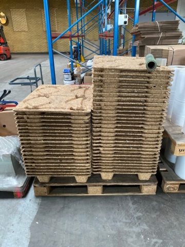 1329809-4 Collection of packing materials and packaging equipment