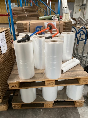 1329809-5 Collection of packing materials and packaging equipment