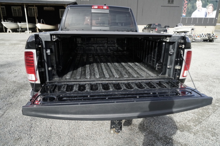 1336519-22 RAM 1500 Crew Cab 5.7 V8 HEMI 4x4 TorqueFlite, 395 hk, 2014