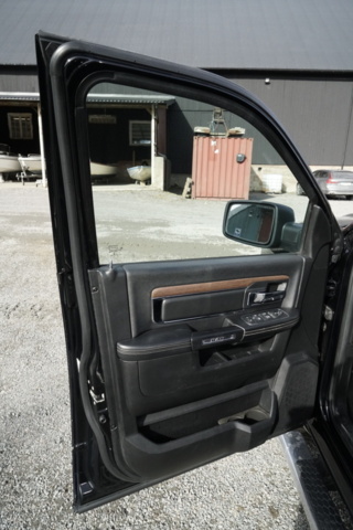 1336519-38 RAM 1500 Crew Cab 5.7 V8 HEMI 4x4 TorqueFlite, 395 hk, 2014