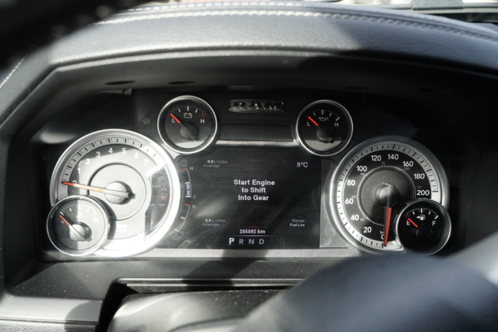 1336519-39 RAM 1500 Crew Cab 5.7 V8 HEMI 4x4 TorqueFlite, 395 hk, 2014