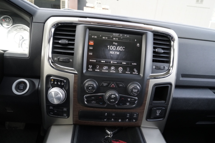 1336519-40 RAM 1500 Crew Cab 5.7 V8 HEMI 4x4 TorqueFlite, 395 hk, 2014