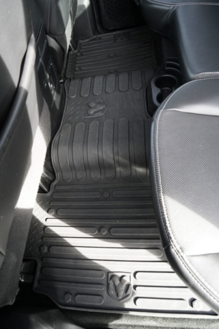 1336519-53 RAM 1500 Crew Cab 5.7 V8 HEMI 4x4 TorqueFlite, 395 hk, 2014