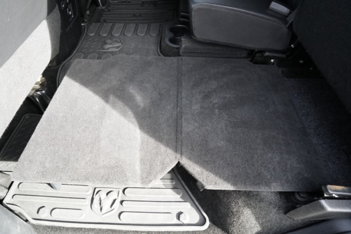 1336519-56 RAM 1500 Crew Cab 5.7 V8 HEMI 4x4 TorqueFlite, 395 hk, 2014