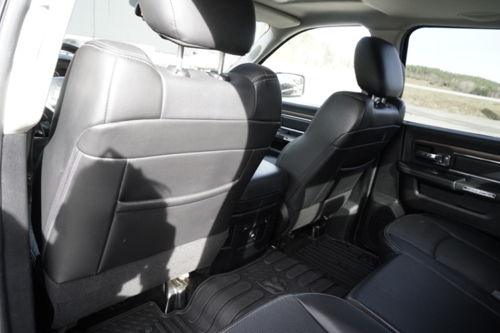 1336519-57 RAM 1500 Crew Cab 5.7 V8 HEMI 4x4 TorqueFlite, 395 hk, 2014