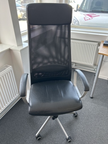 1286645-6 Office workstation - Desk, office chair, bookshelf, and more