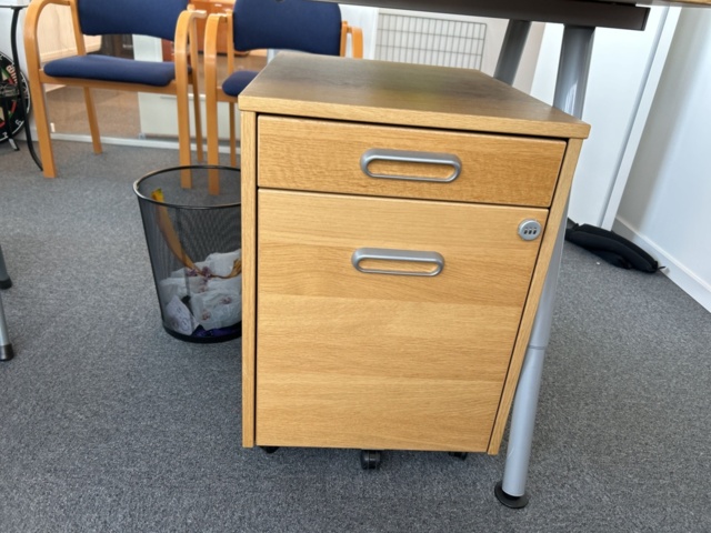 1286645-7 Office workstation - Desk, office chair, bookshelf, and more