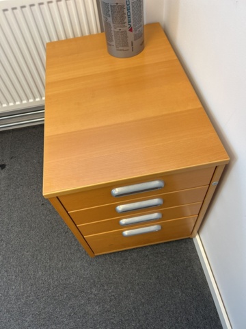 1286647-23 Office workstation - Desk, office chair, bookshelf, and more