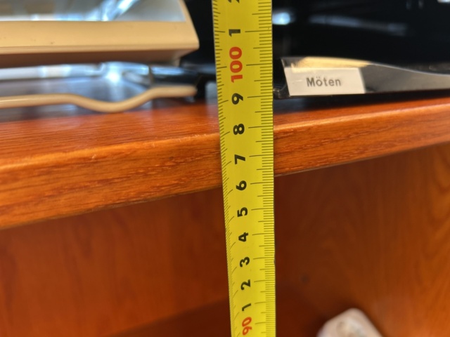 1286647-30 Office workstation - Desk, office chair, bookshelf, and more