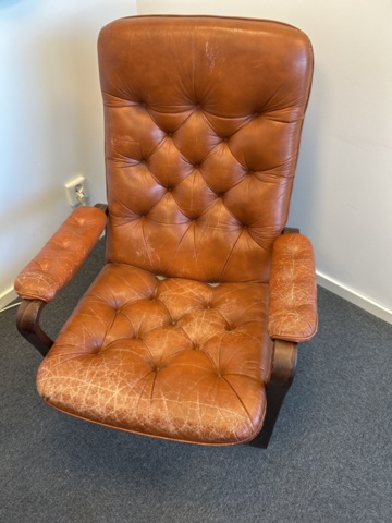 1286647-31 Office workstation - Desk, office chair, bookshelf, and more