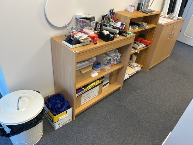 1286648-1 Office storage with contents, etc.