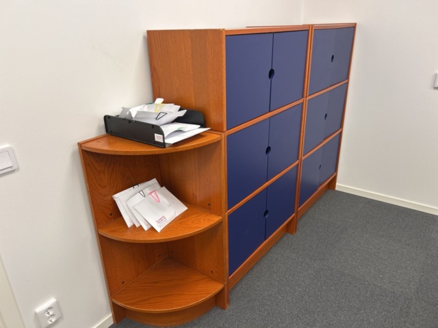 1286651-3 Office workplace - Desk, office chair, shelf, etc.