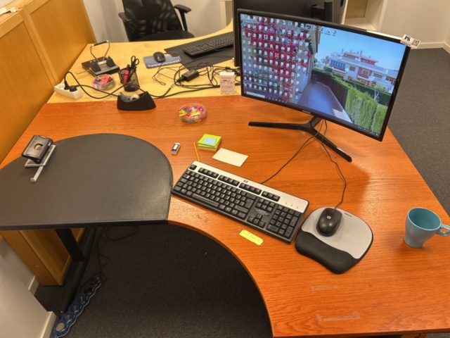 1286651-28 Office workplace - Desk, office chair, shelf, etc.