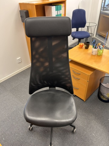 1286652-12 Office workplace - Desk, office chair, shelf, etc.