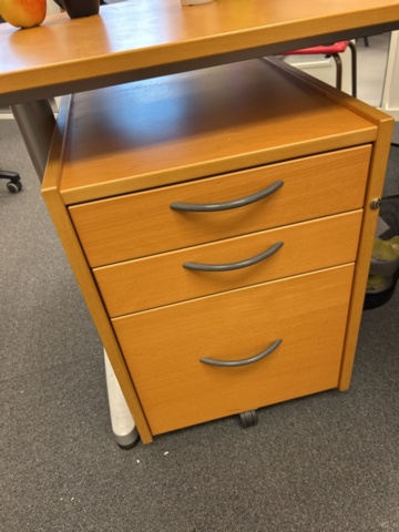 1286652-17 Office workplace - Desk, office chair, shelf, etc.