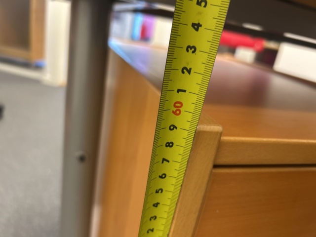 1286652-19 Office workplace - Desk, office chair, shelf, etc.