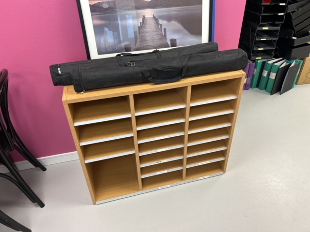 1286654-2 Miscellaneous furniture - Chairs, shelves, tables, and more