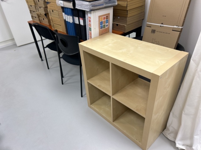 1286654-5 Miscellaneous furniture - Chairs, shelves, tables, and more