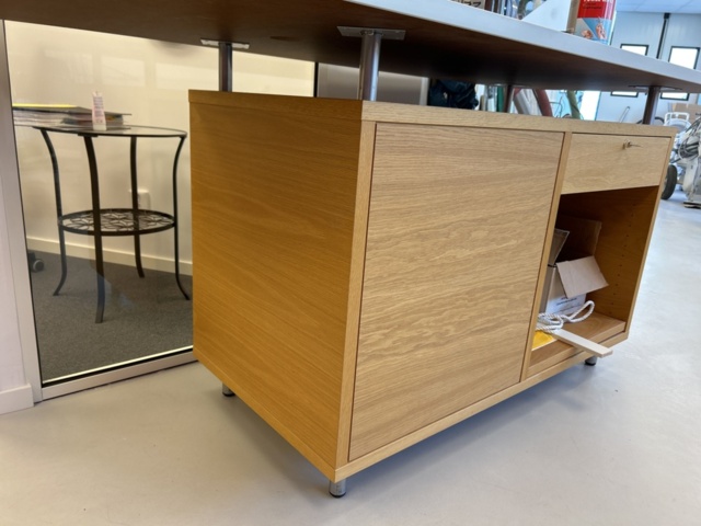 1286654-40 Miscellaneous furniture - Chairs, shelves, tables, and more