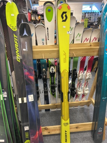 1298050-2 Skis Salomon Scott Suv (flat)
