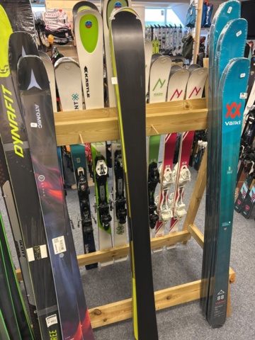 1298050-5 Skis Salomon Scott Suv (flat)