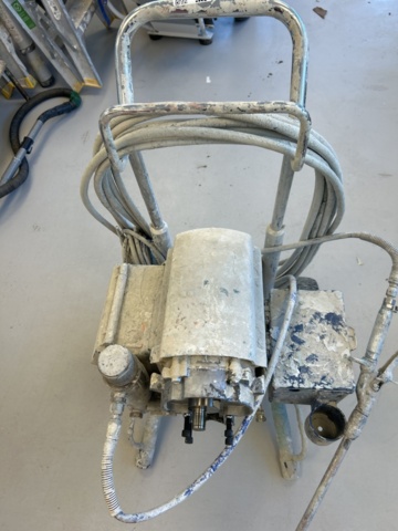 1332507-12 Paint sprayer - Graco (Repair item)