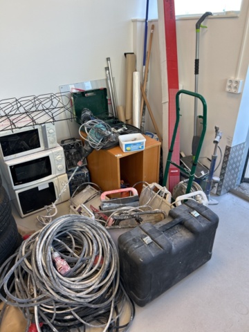 1332513-1 Various construction accessories - Electrical cables, fan heaters, mixers, and more