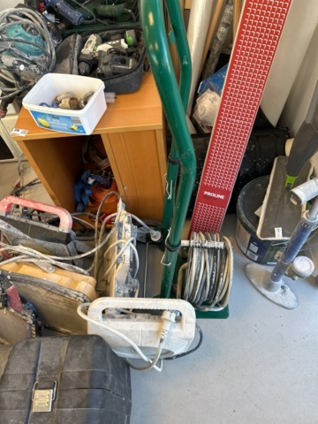 1332513-4 Various construction accessories - Electrical cables, fan heaters, mixers, and more