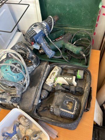 1332513-7 Various construction accessories - Electrical cables, fan heaters, mixers, and more