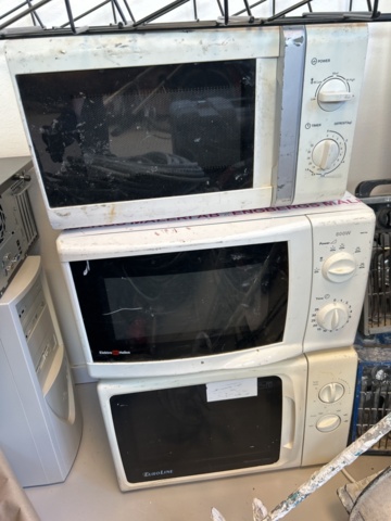 1332513-10 Various construction accessories - Electrical cables, fan heaters, mixers, and more